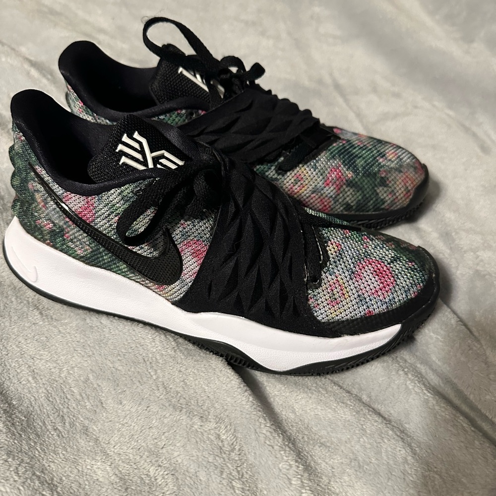 Men’s Nike Kyrie Low 1 Floral